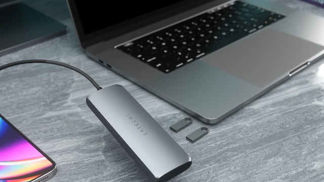Satechi 5-in-1 USB-C Hub Multiport Adapter with M.2 SATA SSD